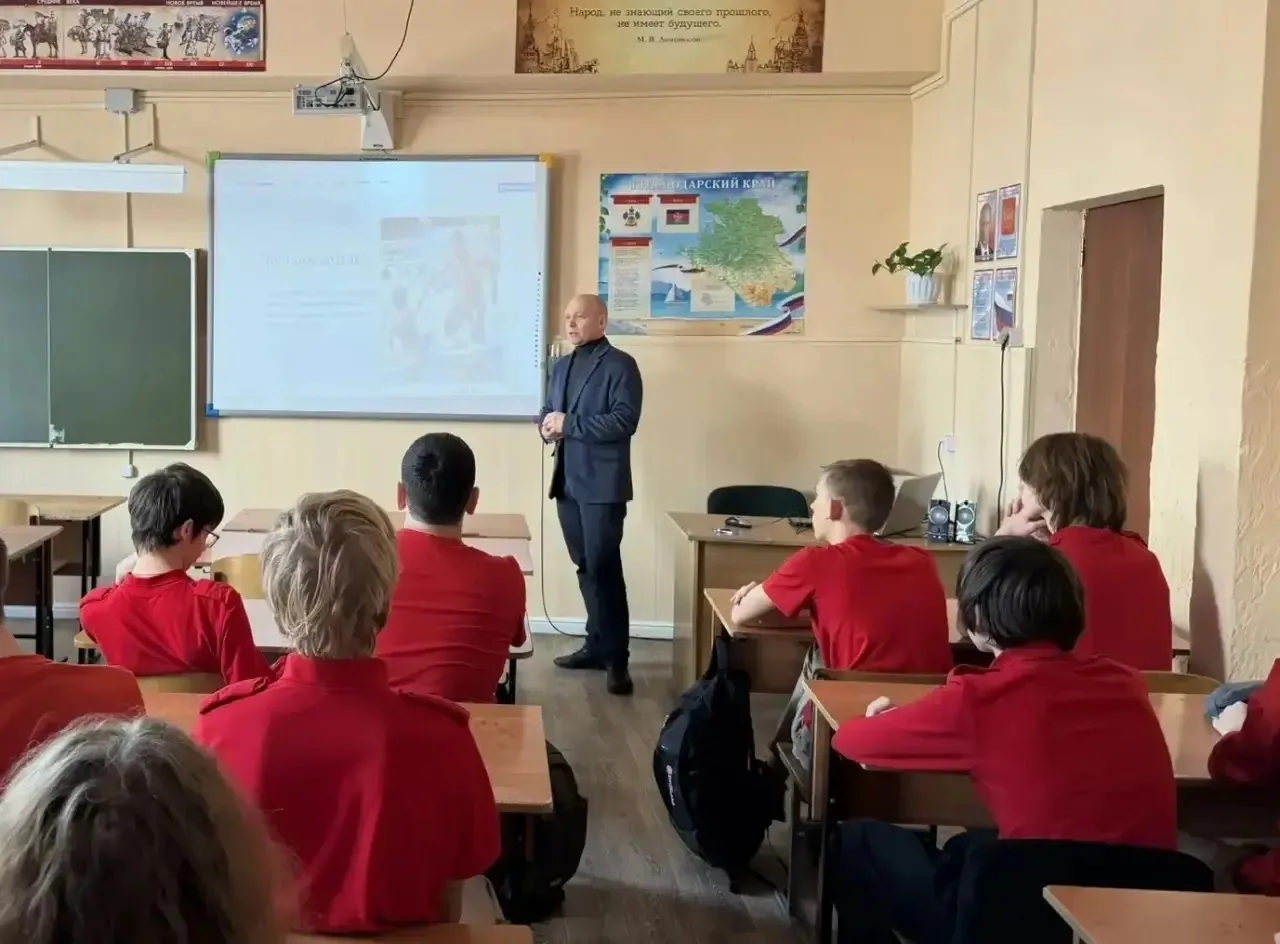 26 марта в 9 "В" классе состоялся УРОК МУЖЕСТВА  Урок мужества провел Егоров Валерий Викторович - пр