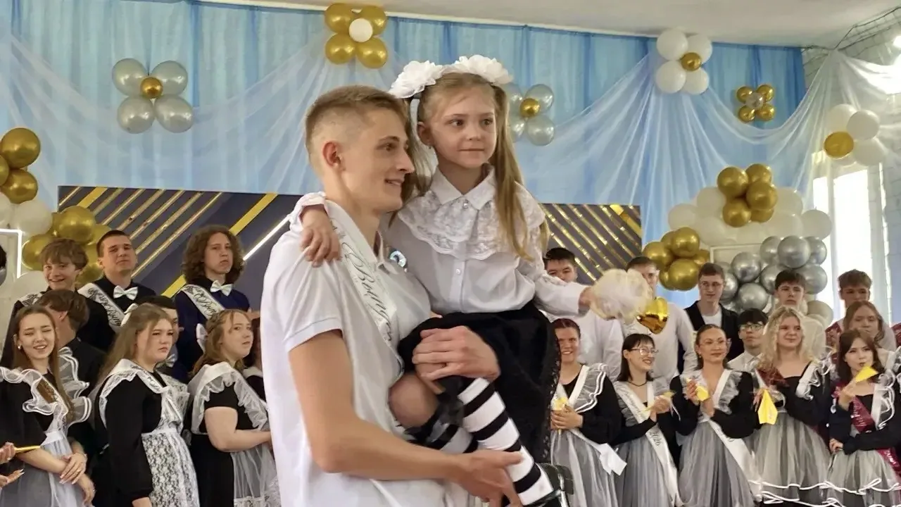 🔔🎉 В школах Мошковского района прозвучали последние звонки
