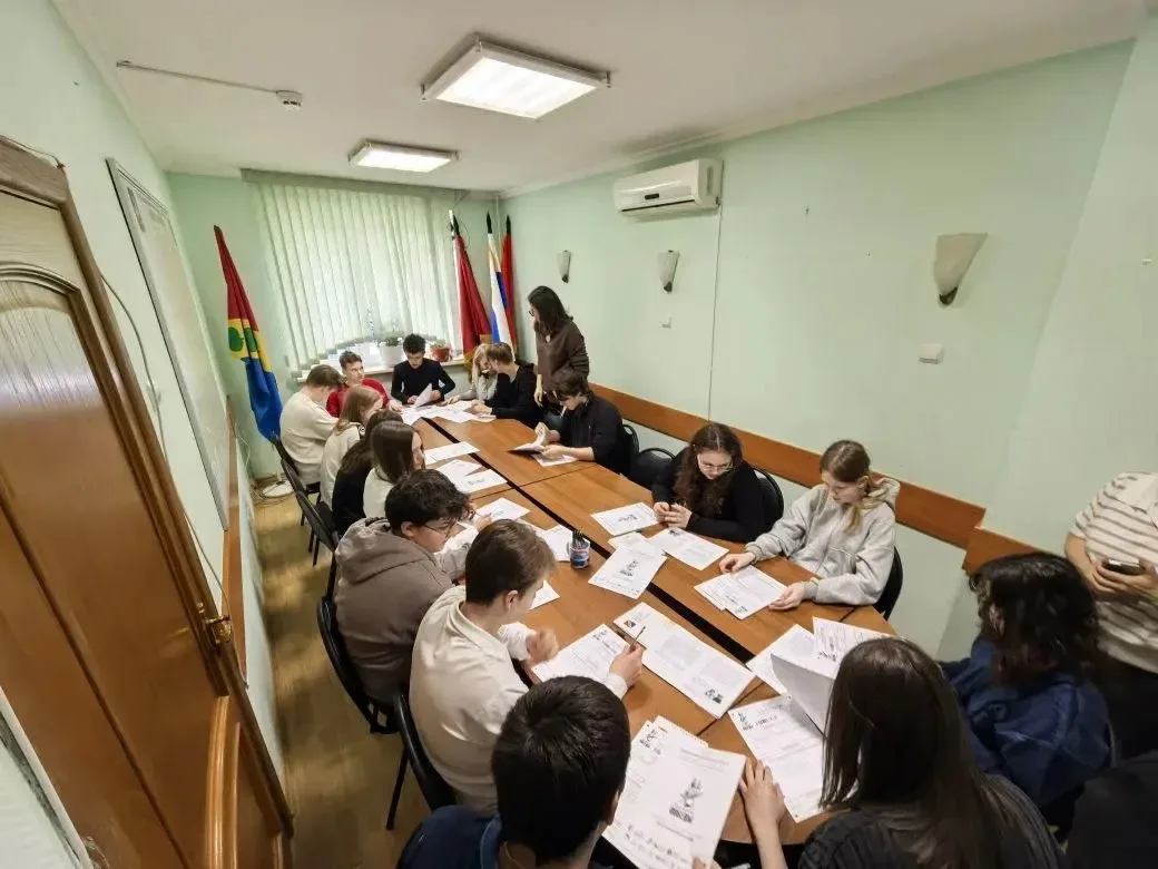 🇷🇺📖 Память, которая объединяет поколения  Ученики 8 «Д» класса Балаклавского корпуса приняли участие