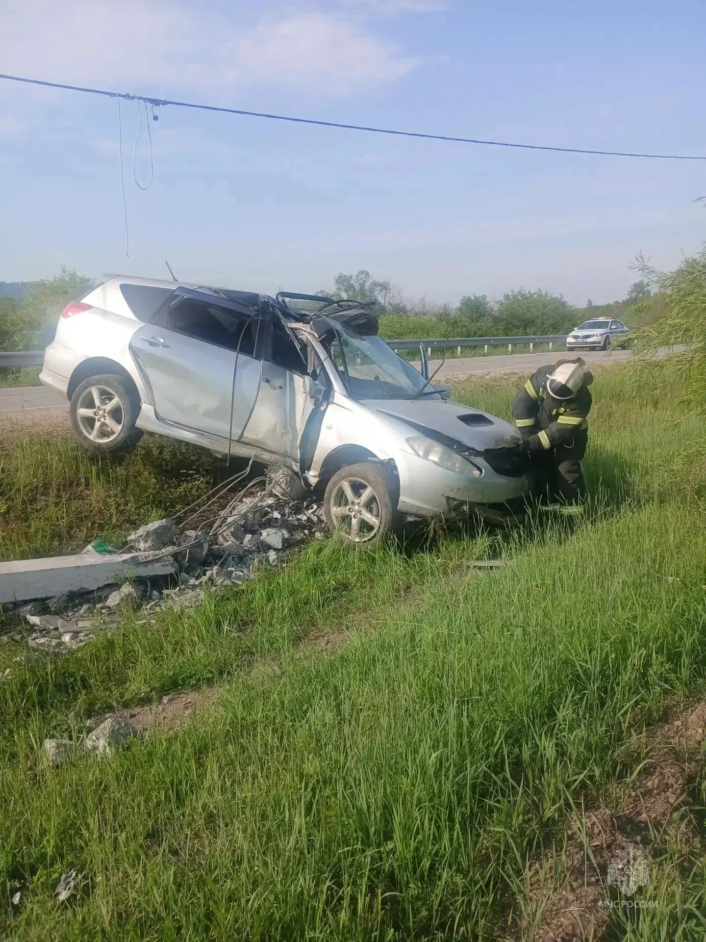 🚨На трассе Шелопугино-Балей водитель легкового автомобиля врезался в электрические столб.