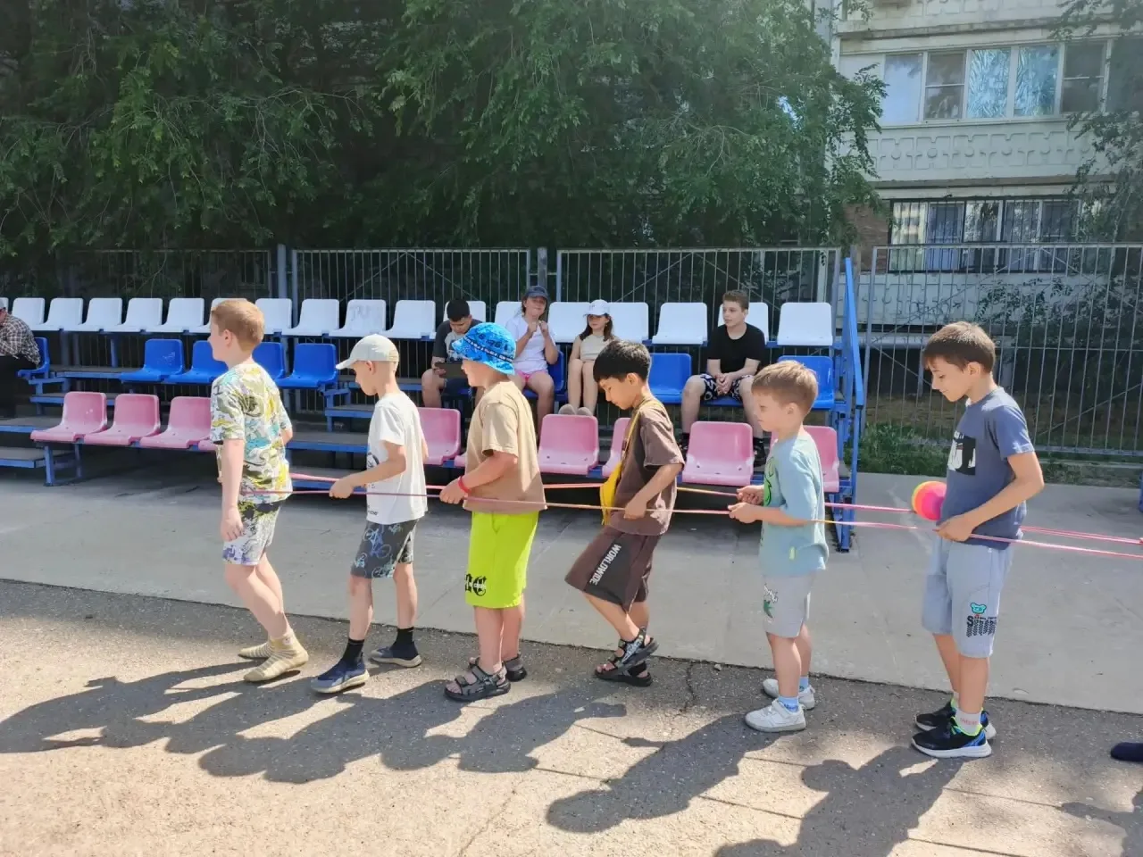 🤩Незабываемый день в пришкольном лагере: зарядка, эстафеты и добрые дела! 🤩

Сегодня в нашем пришк