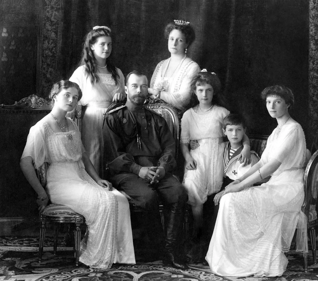 📖 «Педагогика Царственных страстотерпцев и драма современного родительства»

Статья митрополита Сим
