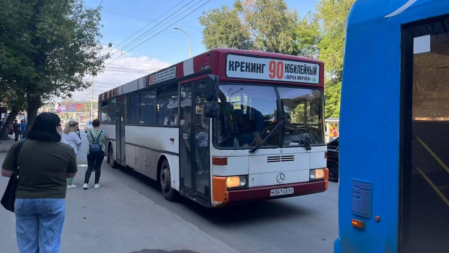 В Саратове с сегодняшнего дня увеличится количество автобусов, работающих на маршрутах ...
