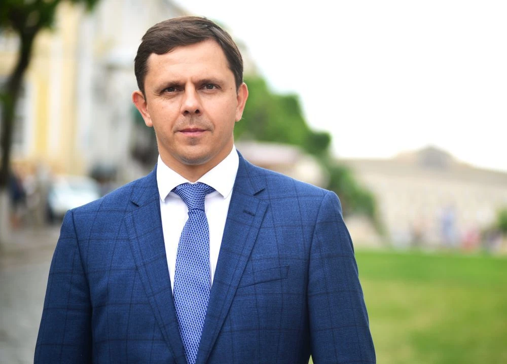 Губернатор Орловской области Андрей Клычков поздравил жителей региона с Днём России