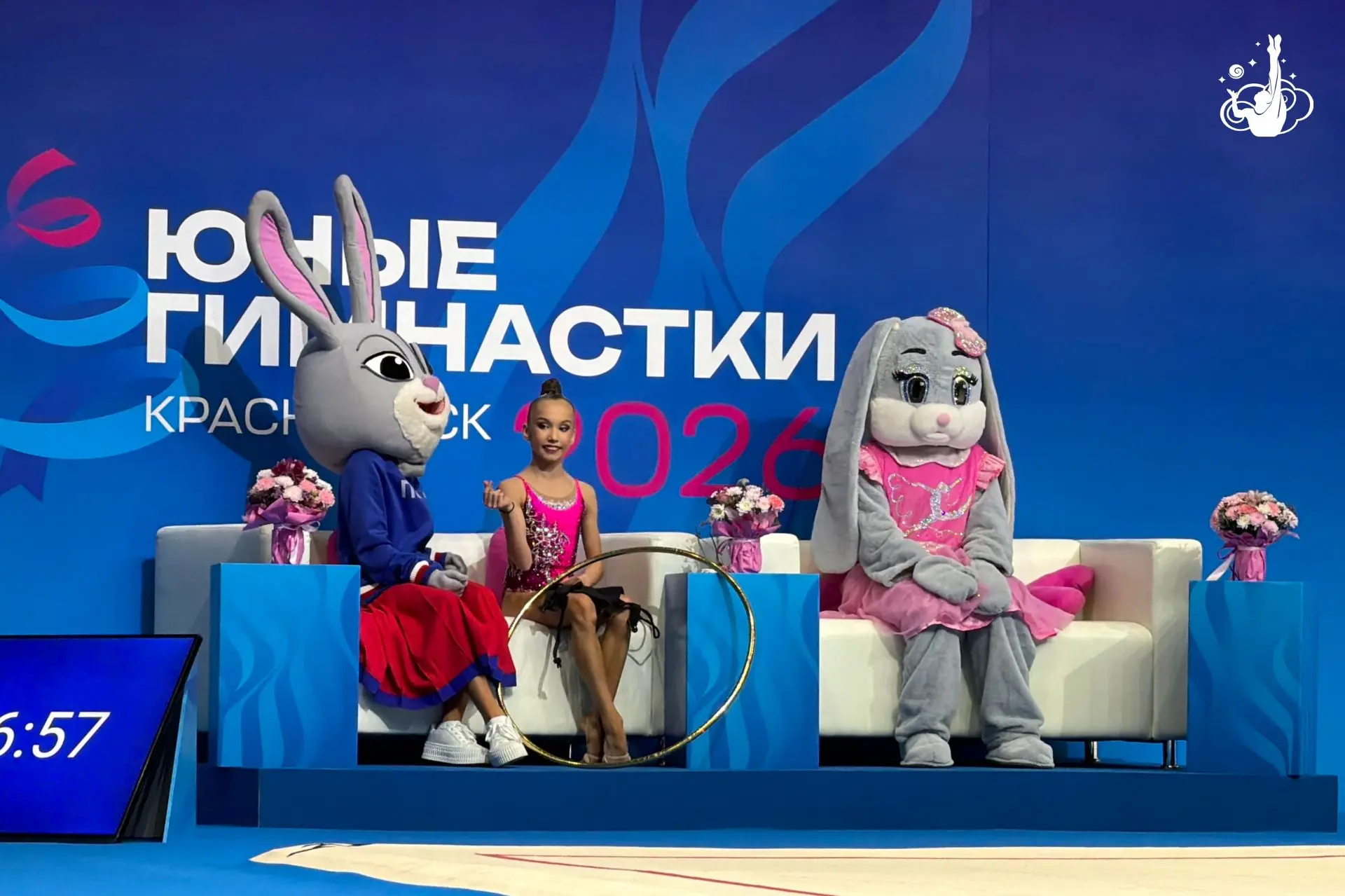 Наши гимнастки и маскоты всероссийских соревнований «Юные гимнастки» — в кисс-энд-край!