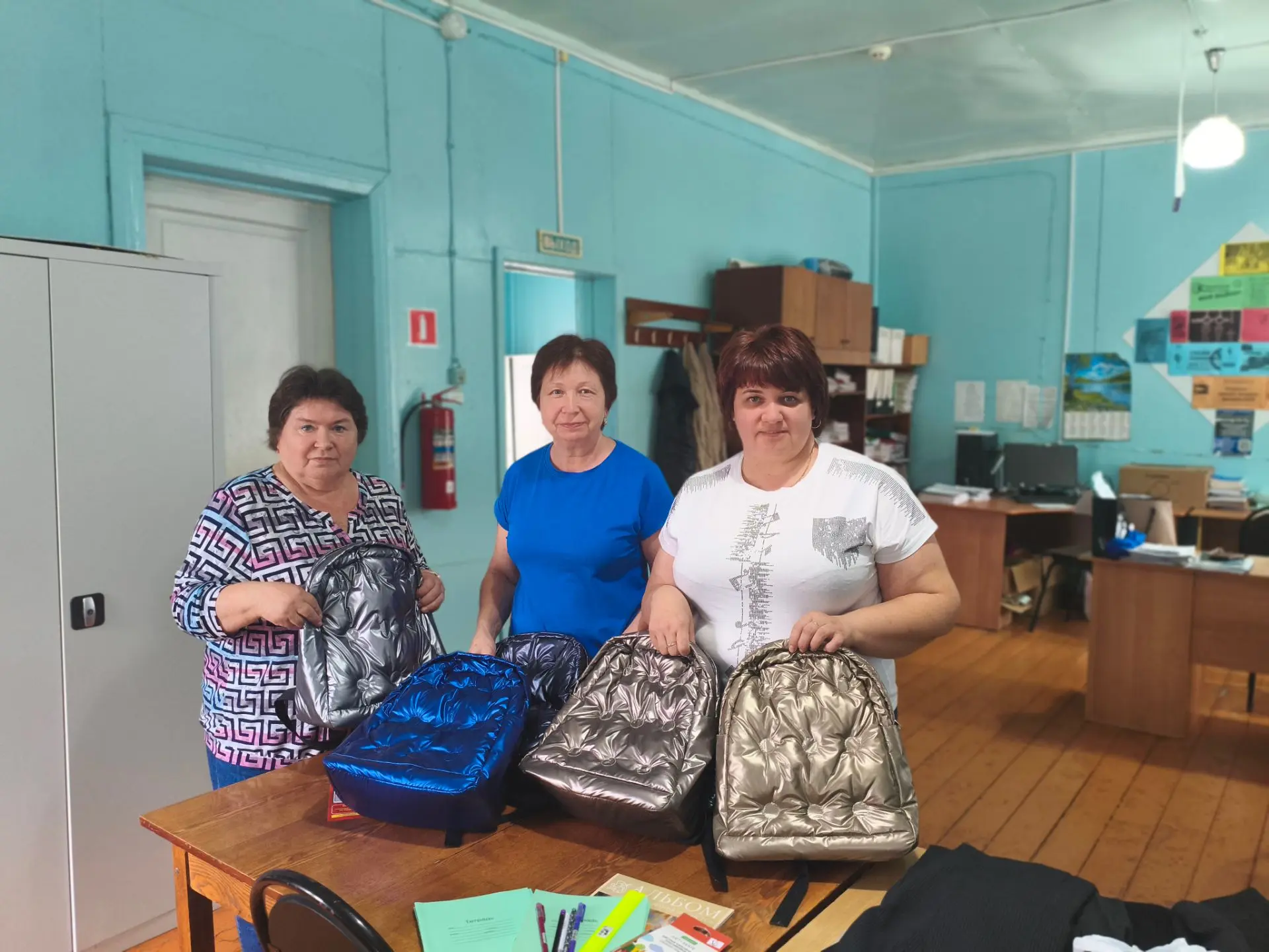 В преддверии Дня знаний: сотрудники Лопатинской больницы помогли собрать детей в школу 🔔