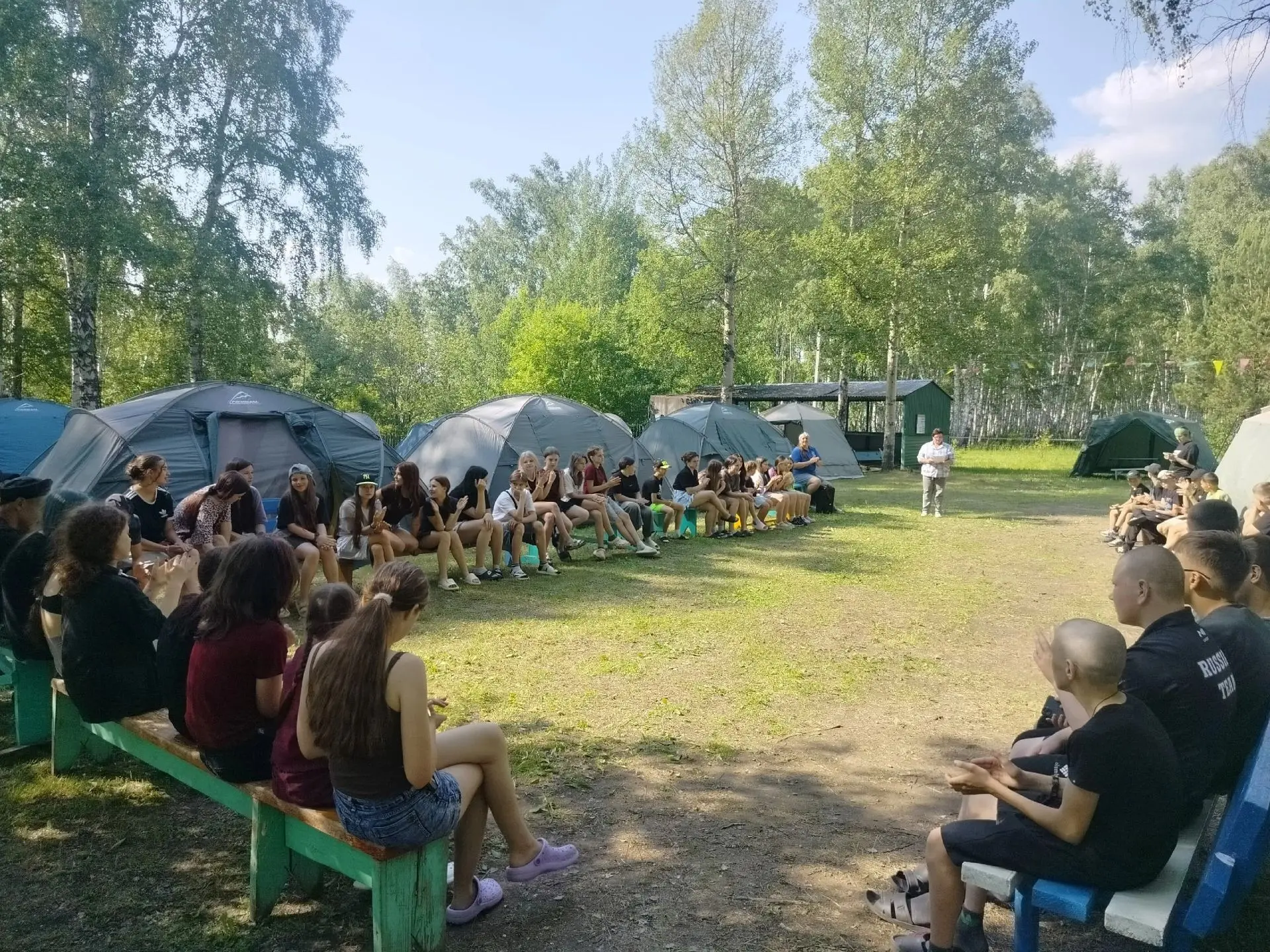 Стартовала первая смена палаточного лагеря "Технический старт".На открытии смены были песни, танцы, 