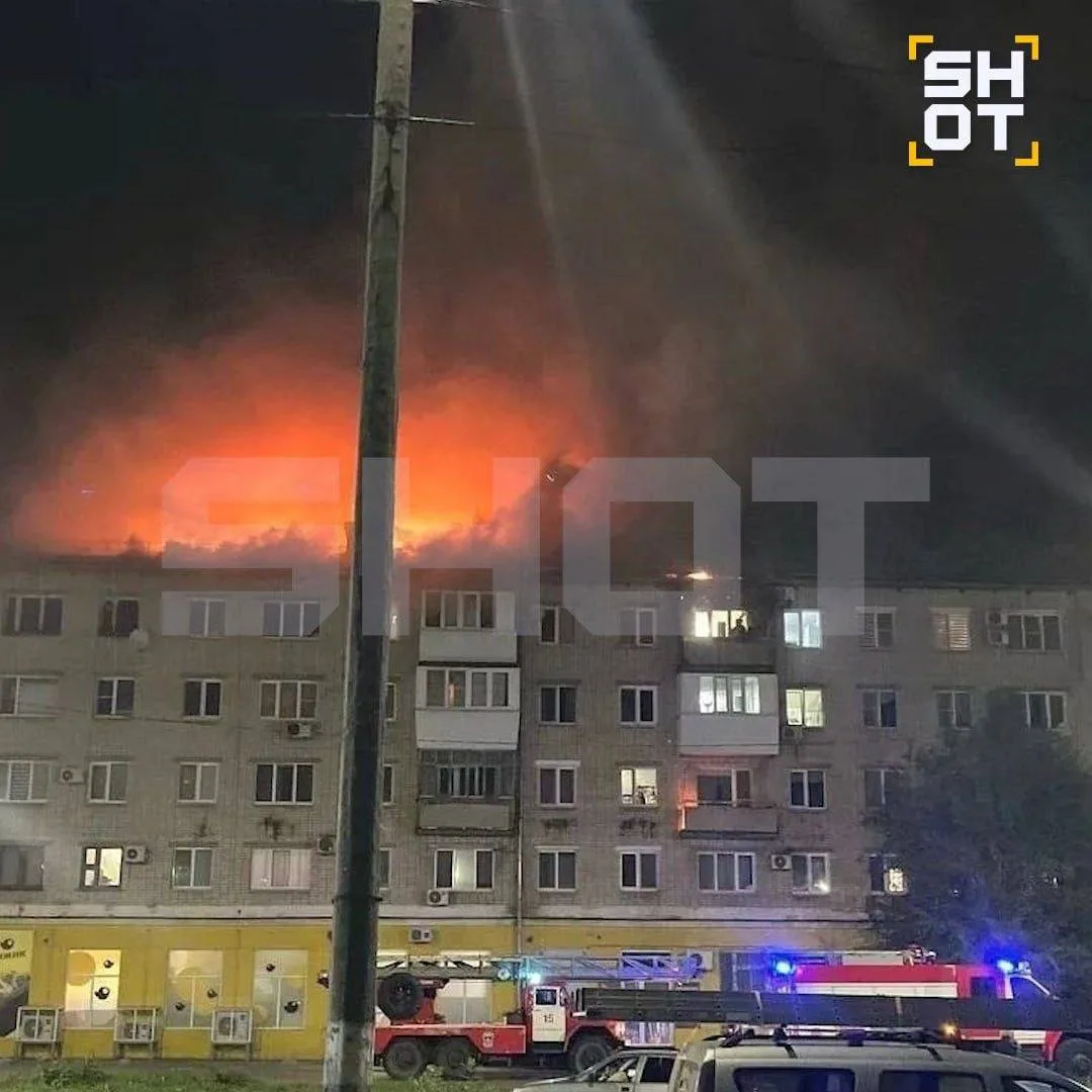 Пожар в пятиэтажке Новокуйбышевска локализовали на площади 1000 квадратных метров. Из д...
