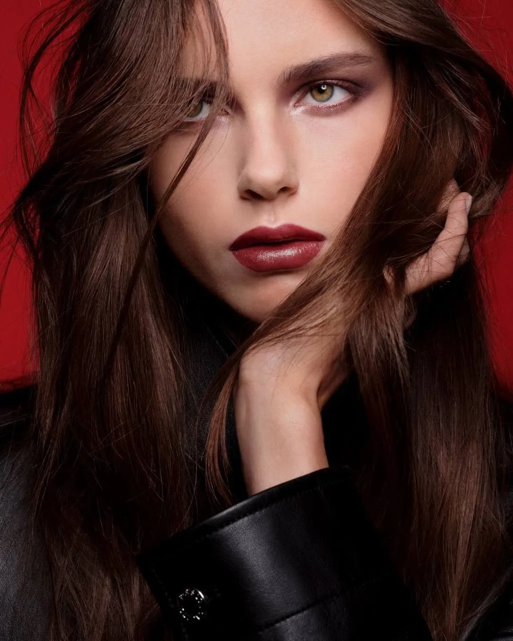 Аккурат к началу осени LV Beauty выпустил готическую капсулу косметики. Основа коллекци...