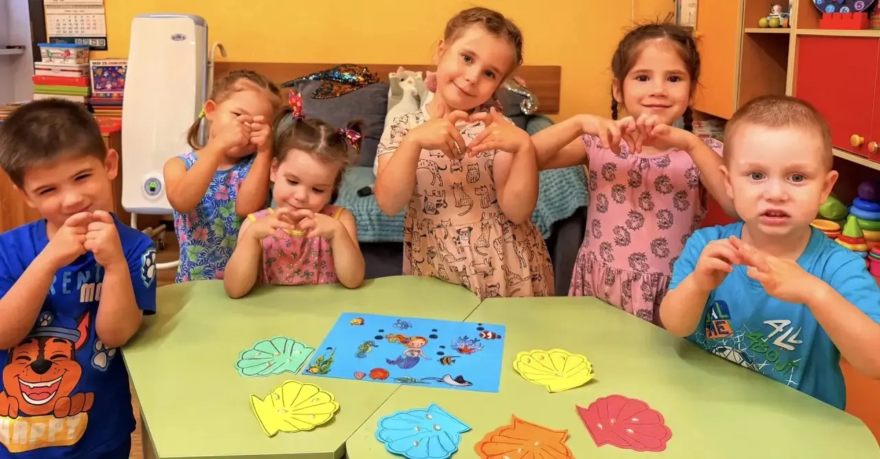 🧜🏻‍♀️Наши малыши создали свой собственный «Водяной мир». 🐚 Центральное место в этом ...