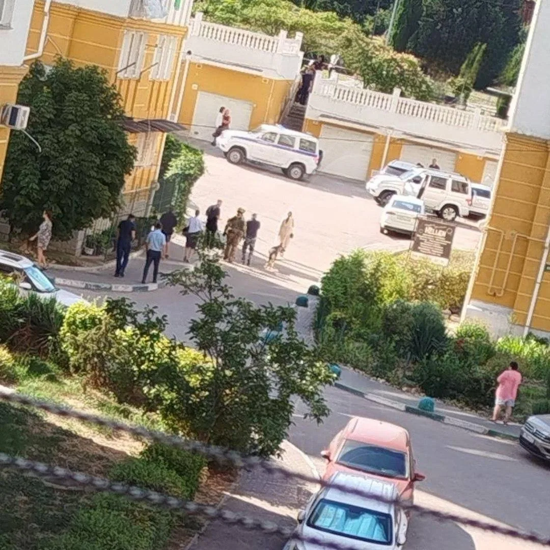 ‼️В Севастополе в результате взрыва СВУ, спрятанного в урне около жилого дома, погиб му...