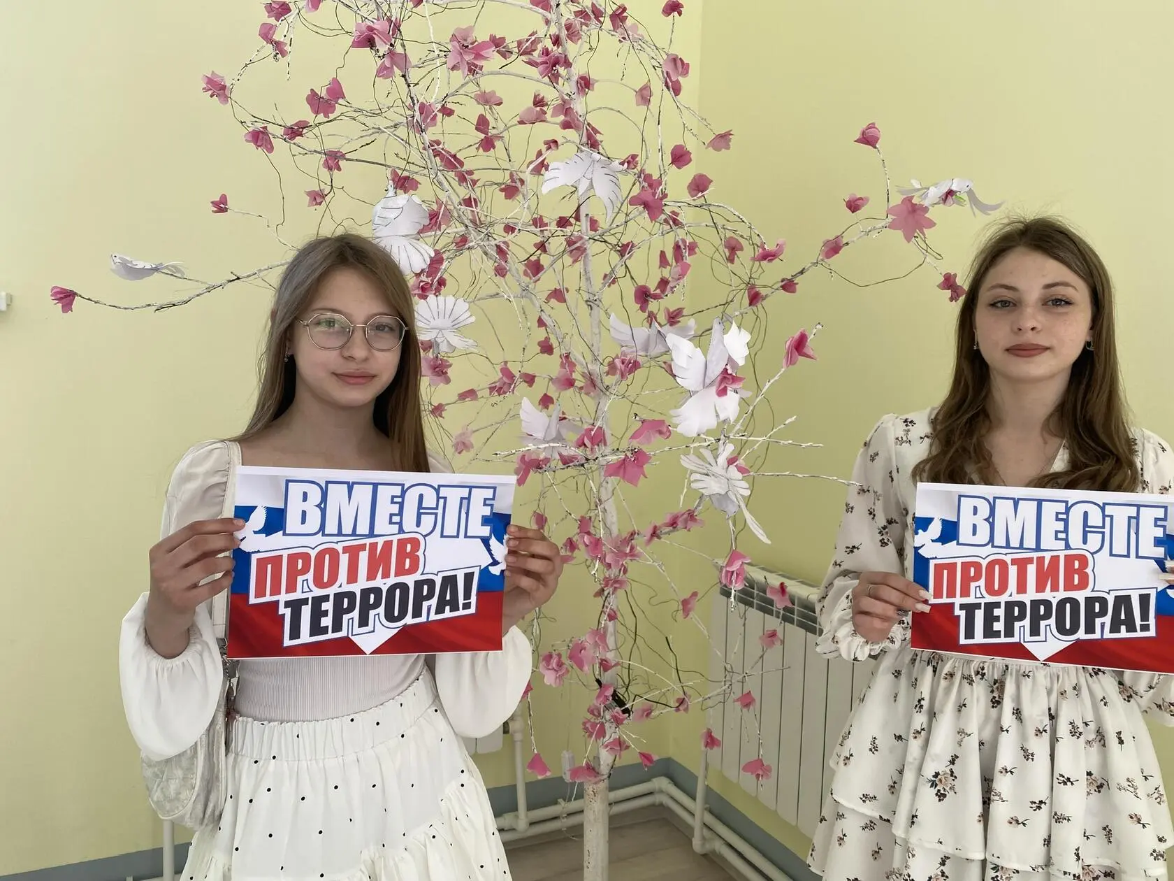 В Березовском СДК прошла акция «Мы против терроризма». Участники сделали и разместили н...