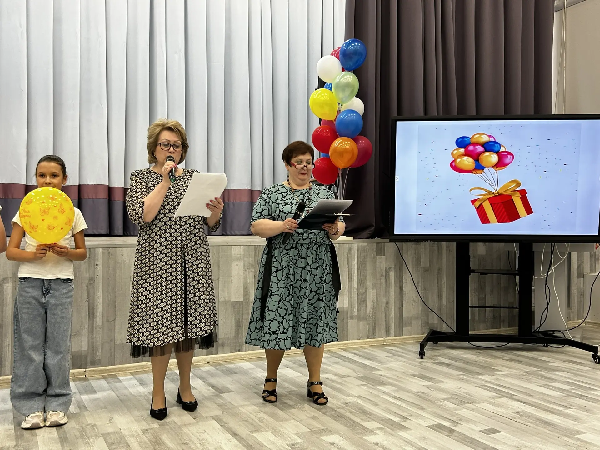 😉День смеха в мае? Да! Как лучше всего попрощаться с долгим учебным годом? Шутками и прибаутками!  🤓