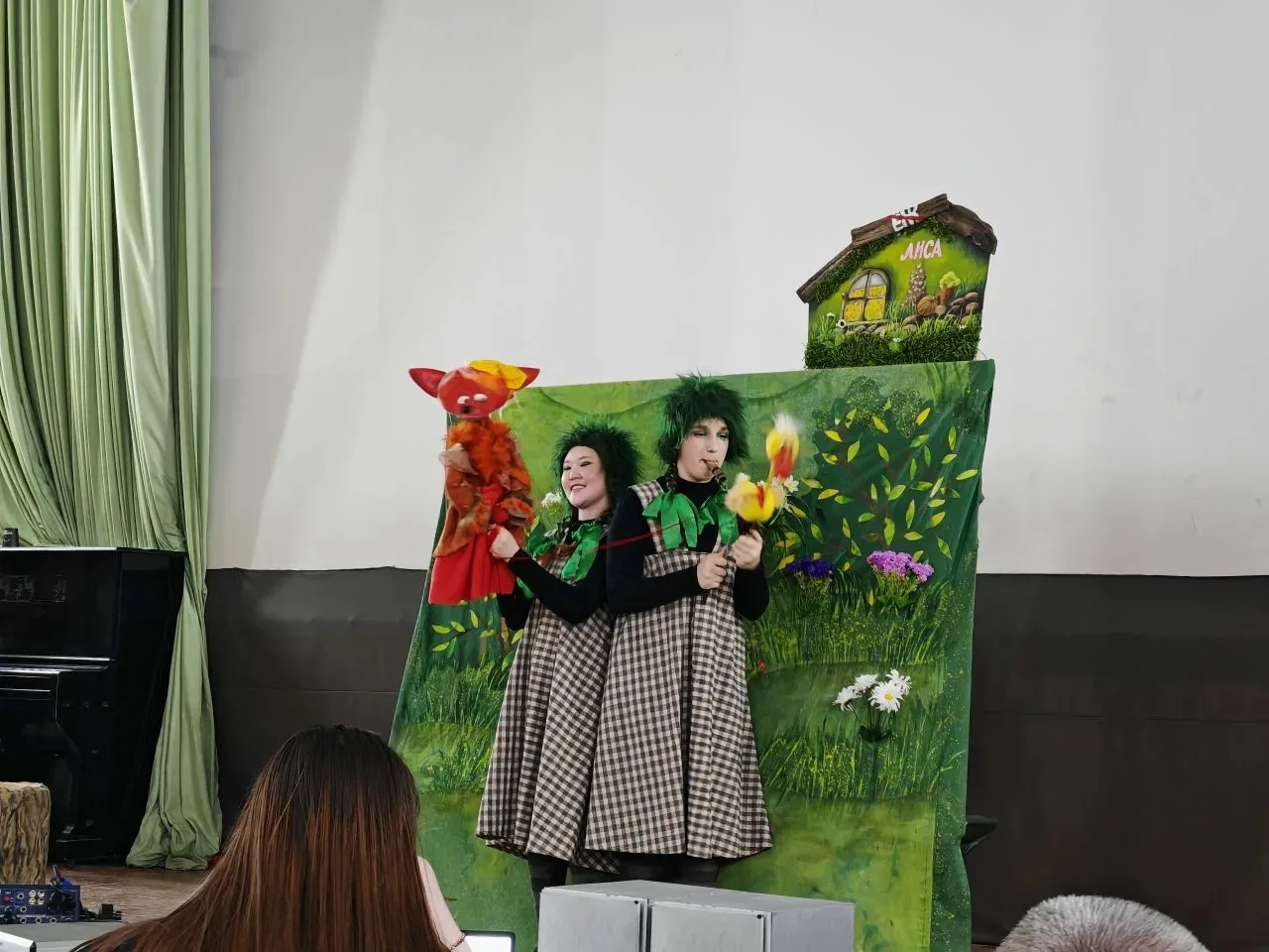 «ГУСЕНОК ДОРОФЕЙ» ПРИЛЕТЕЛ В ГОСТИ! 🦆💛
Сегодня в актовом зале Волгоградского областного клиническо