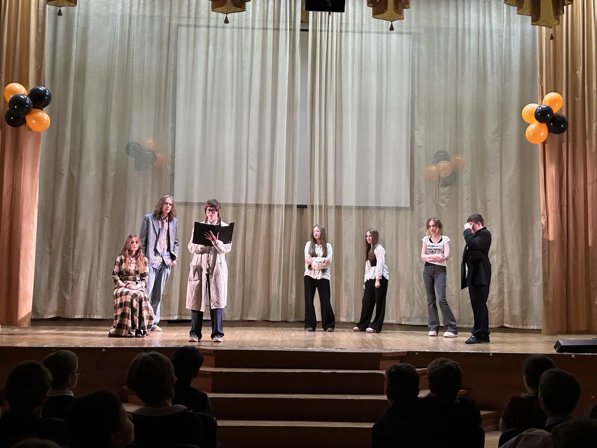 Премьера спектакля  🎭 Ребята из нашей студии «Школьный театр» под руководством Муранова Константина 