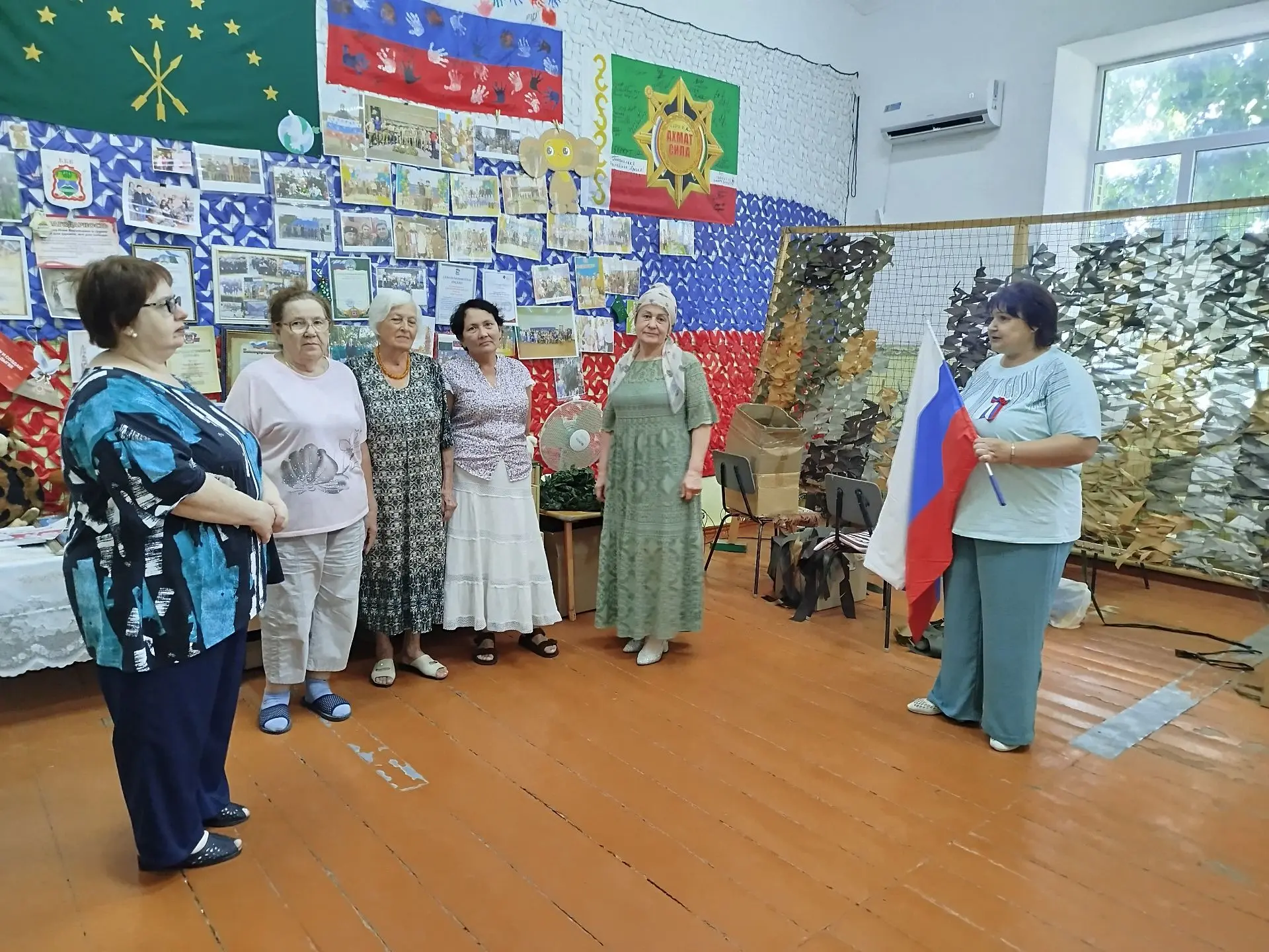 Центральная модельная библиотека провела час патриотизма «О Родине, о флаге, о себе». М...