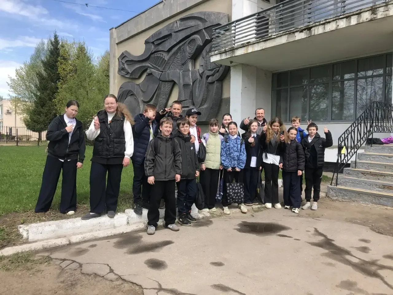 🎬 Наши пятиклассники – в ГДК!  Ребята из 5-х классов сходили в Городской дом культуры на просмотр фи