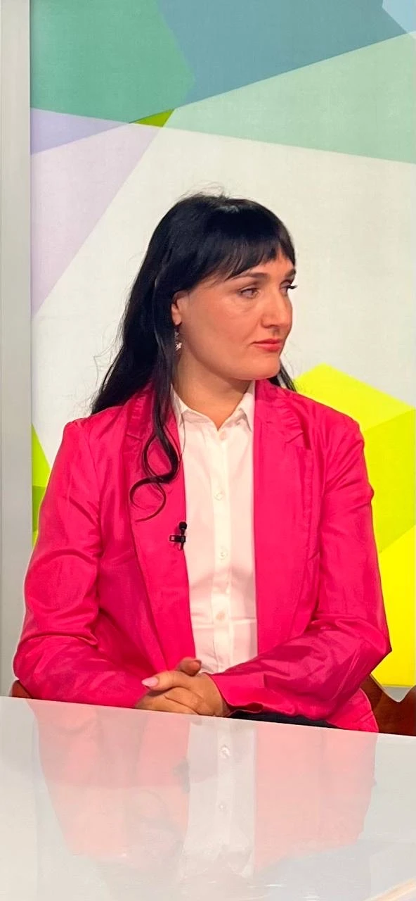 Сходила на Культуру в программу Наблюдатель по приглашению Влада Тимкина🌺. Одела розов...
