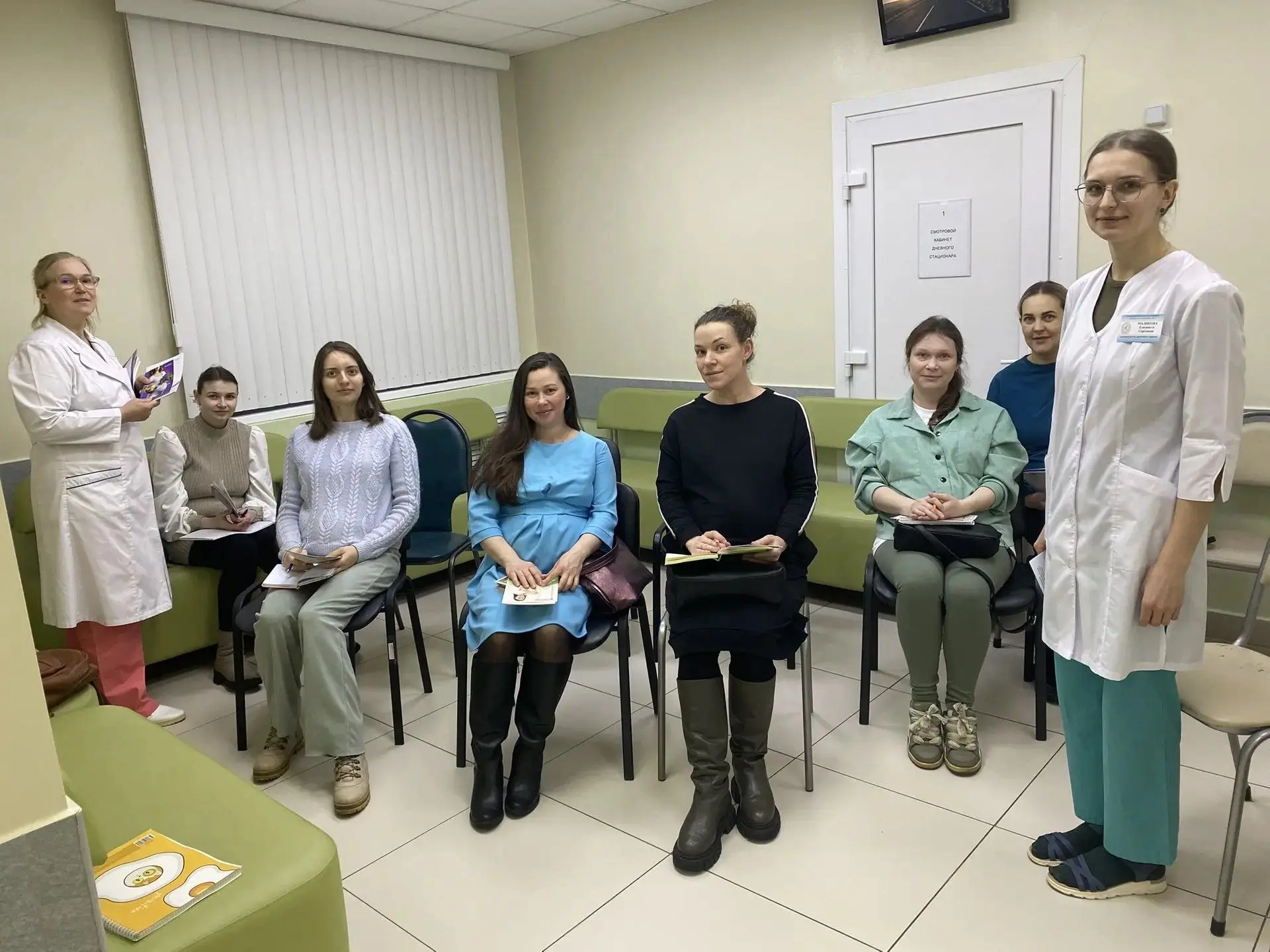 В женских консультациях Кировской области учат ответственному родительству
 
Как сообщила заведующая