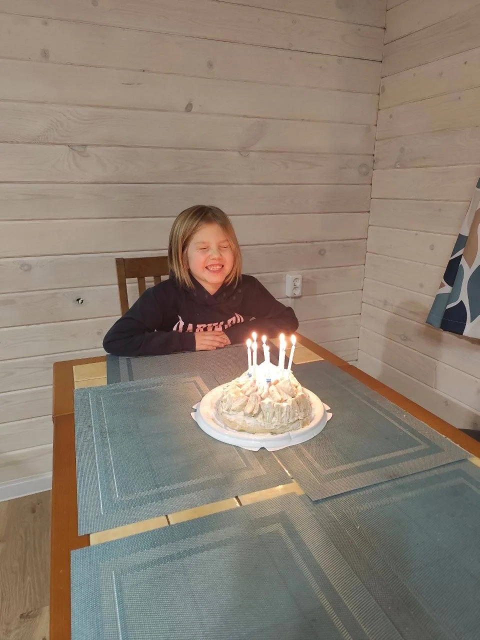 Это Даша, о которой я писала в посте выше 🥰

Она занималась на нашем прошлом интенсиве «Лето с поль