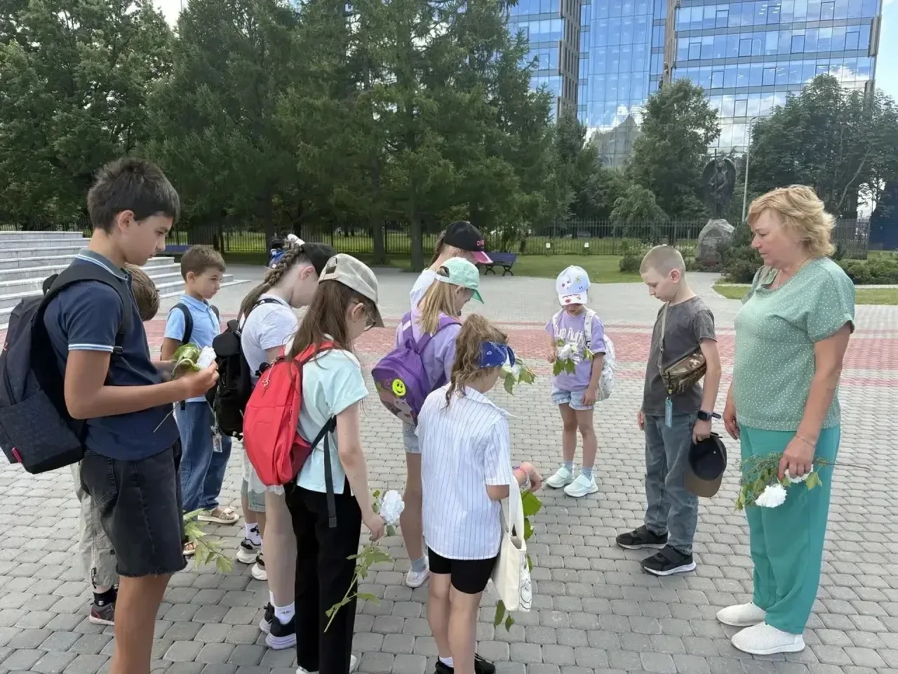 День памяти и скорби - памятная дата в России.
Ребята и педагоги отделения дневного пребывания почти