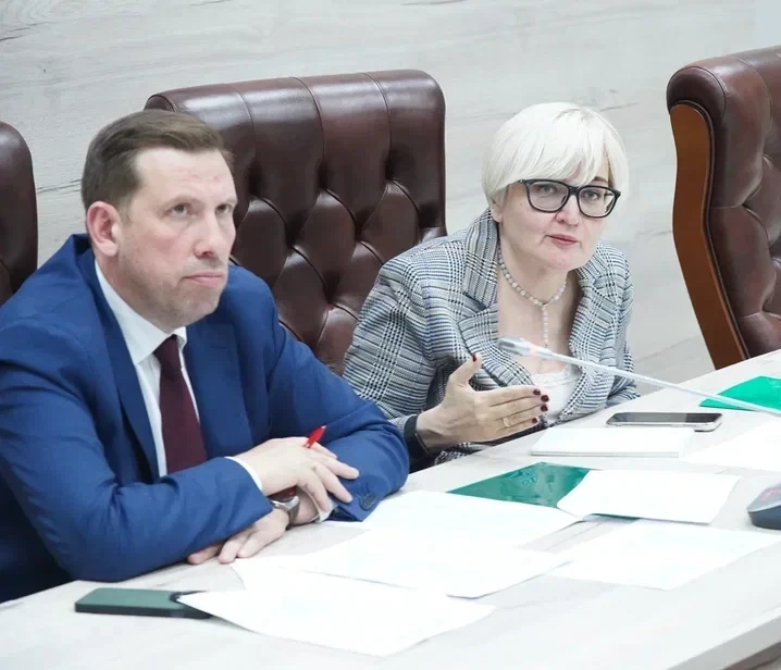 На заседании межведомственной рабочей группы обсудили снижение бюрократической нагрузки на учителей 