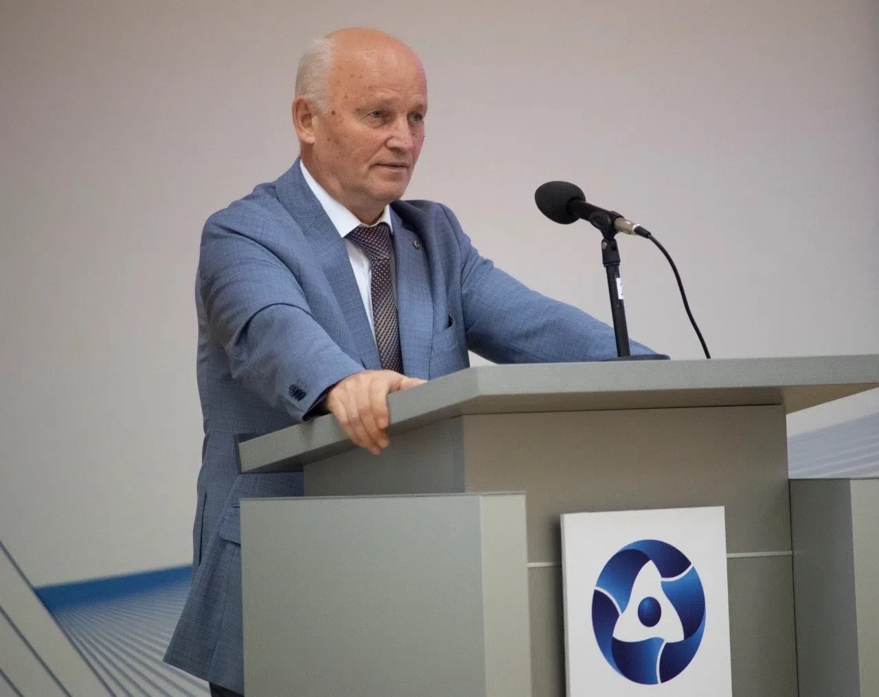 🎂 Депутаты и аппарат краевого парламента поздравляют с круглой датой Сергея Филимонова