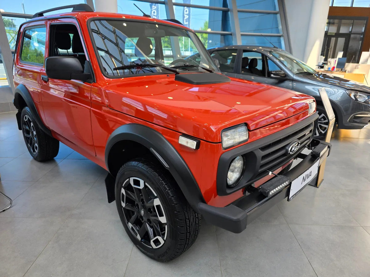 LADA Niva Legend Sport «Табаско» — когда внедорожник выглядит быстрее, чем едет.