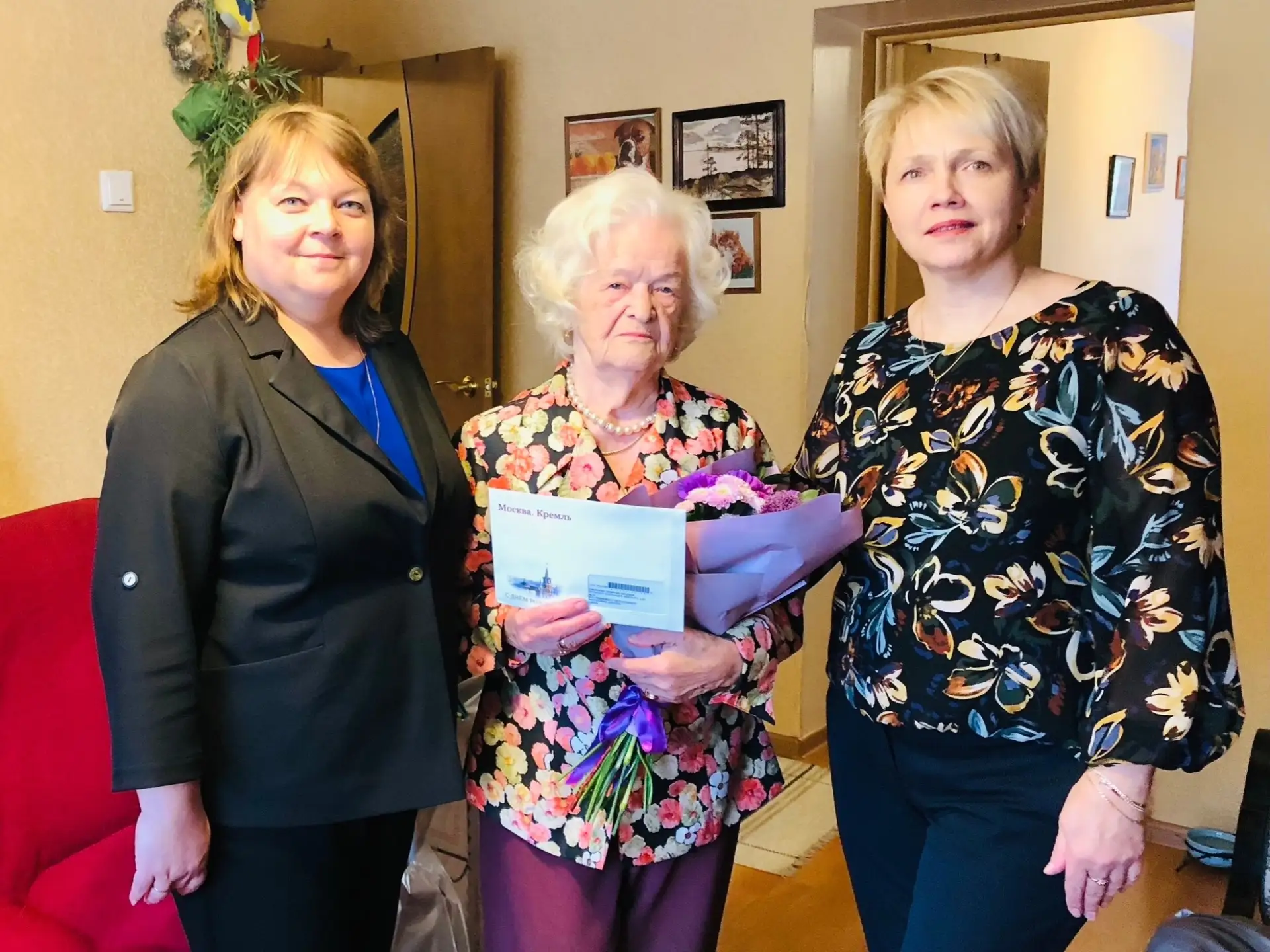 Педиатр из Петрозаводска Лидия Симонова отметила 90-летний юбилей. Врач посвятила медиц...