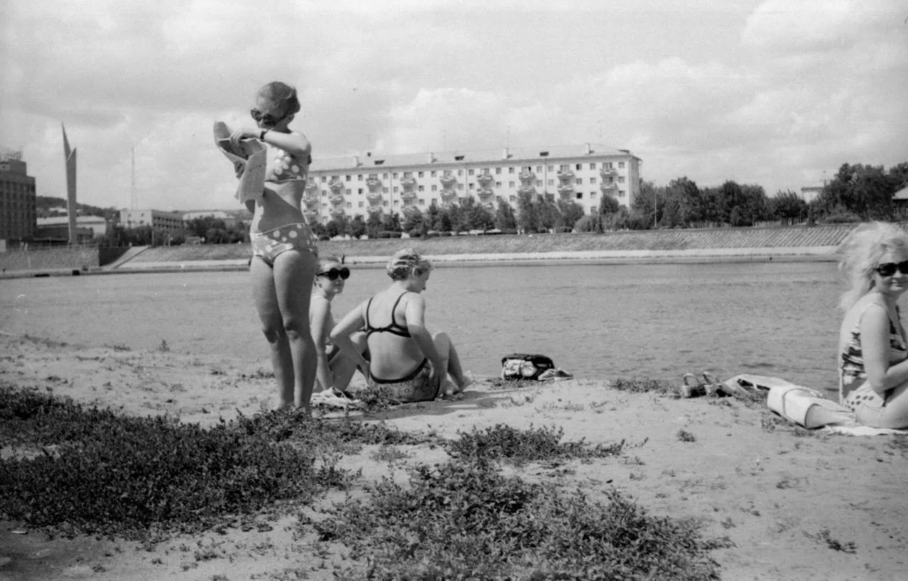 На берегу Суры, 1975 г