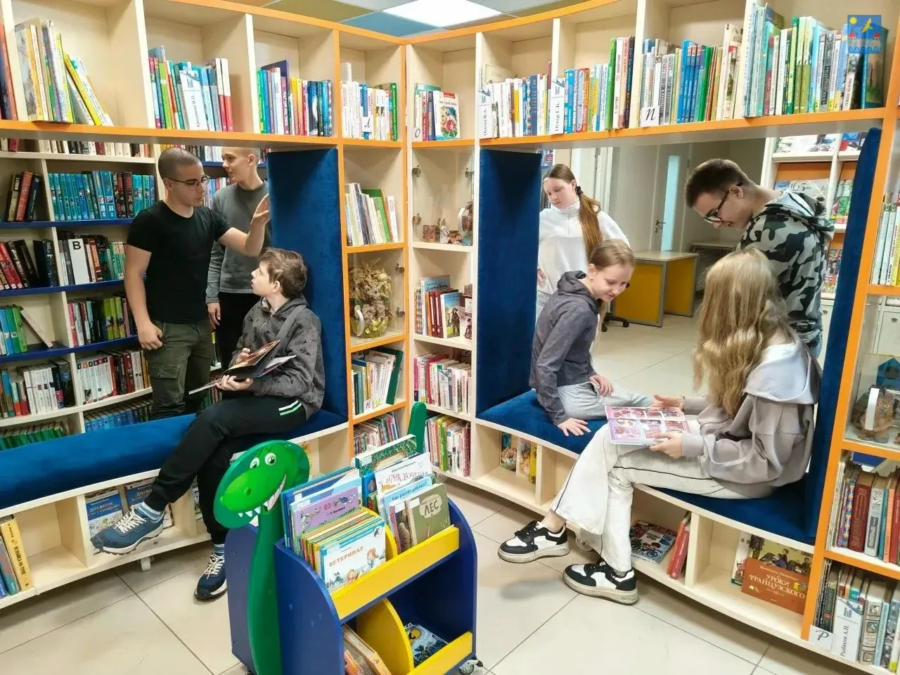 📚В библиотеке «Литературный дом» прошла беседа-обсуждение «Россия – семья народов: народы Европейск