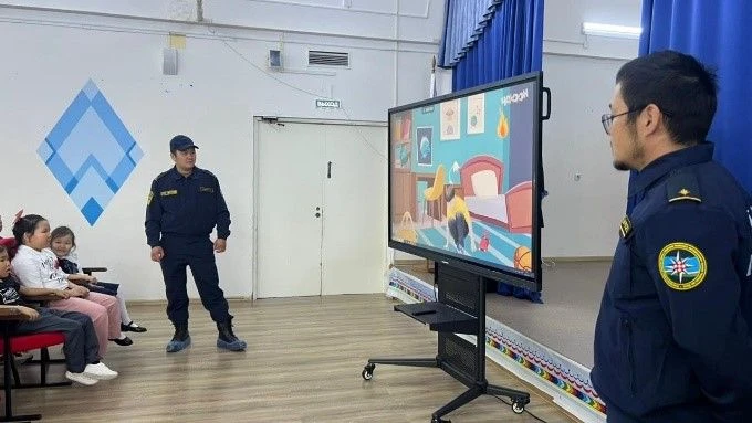 Пожарные села Юрюнг-Хая провели открытые уроки