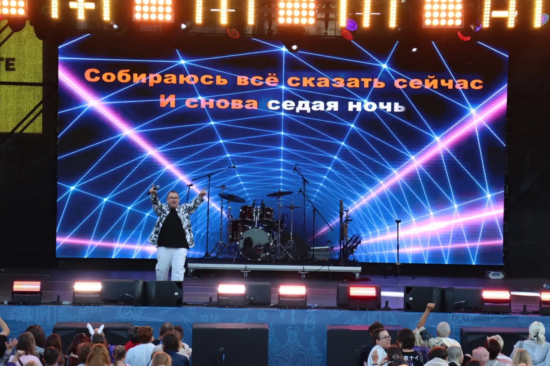🎶 Хиты в живом исполнении: солисты Ступинской филармонии подарили горожанам праздничны...