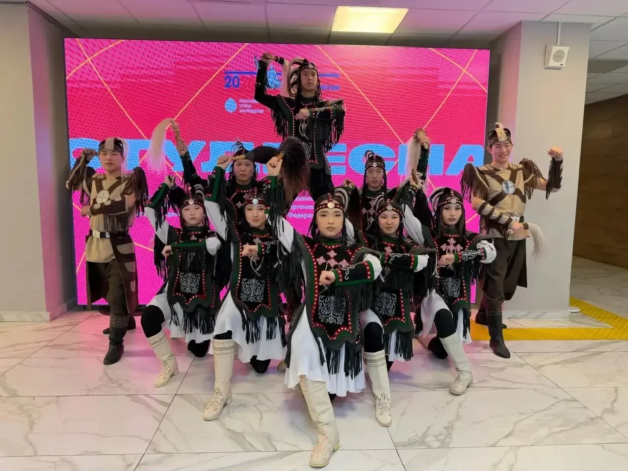 🤩Студенческий танцевальный ансамбль «Сиккиэр» Верхневилюйского техникума представит ре...