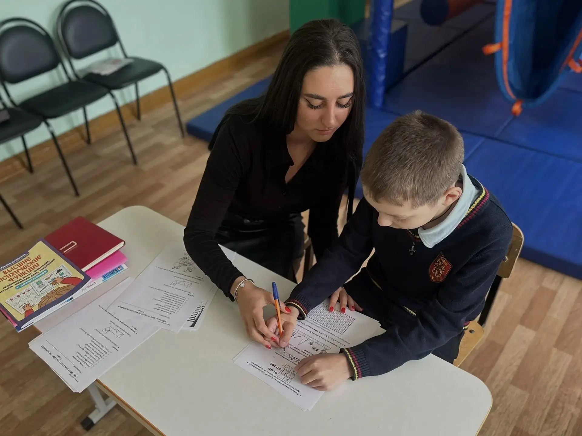 В этом году в ресурсных классах начала свою работу молодой специалист, учитель-дефектол...