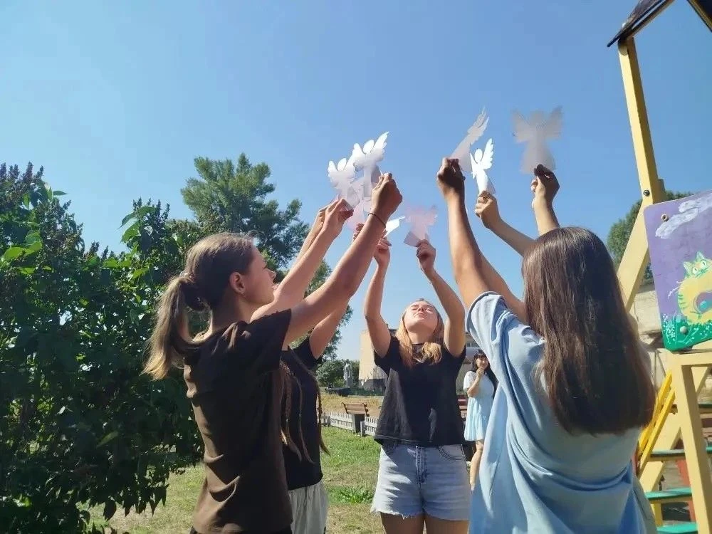 🕯️ День памяти детей — жертв войны в Донбассе.
Филиал «Хворостяновский СДК» МБУК «Старобельский РДК
