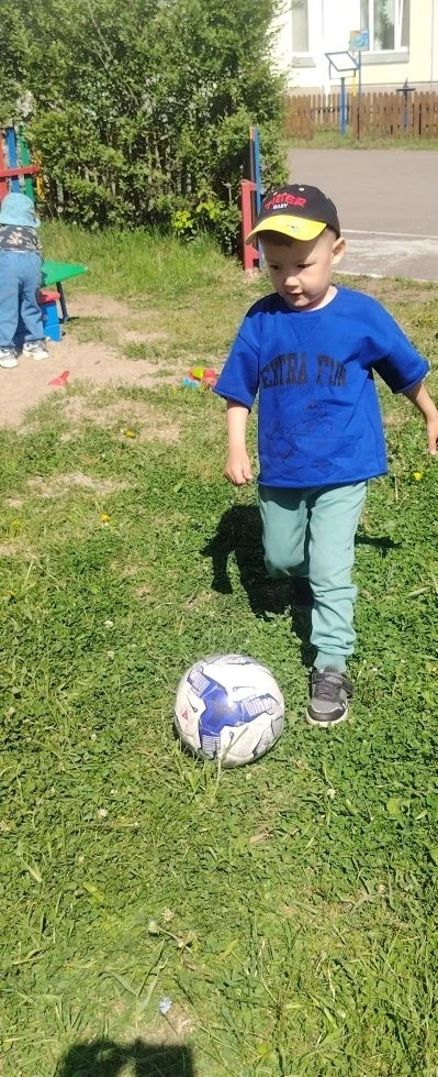 ⚽ Я люблю играть в футбол,