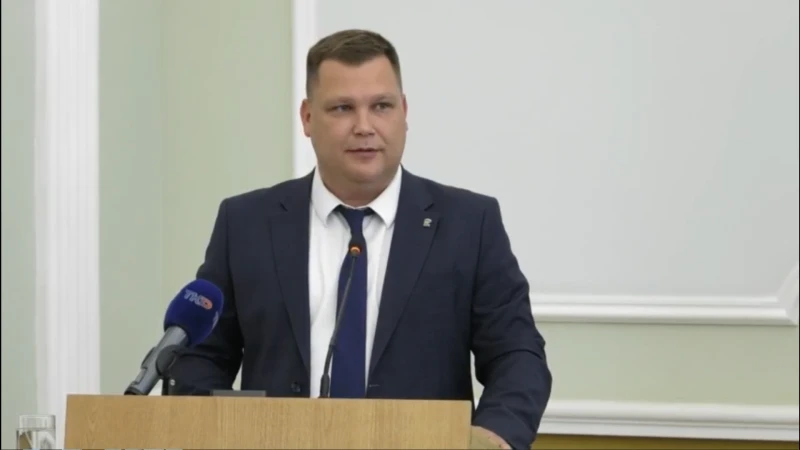 Мэр Рязани Борис Ясинский отметил небольшую тенденцию к улучшению ситуации с электросам...