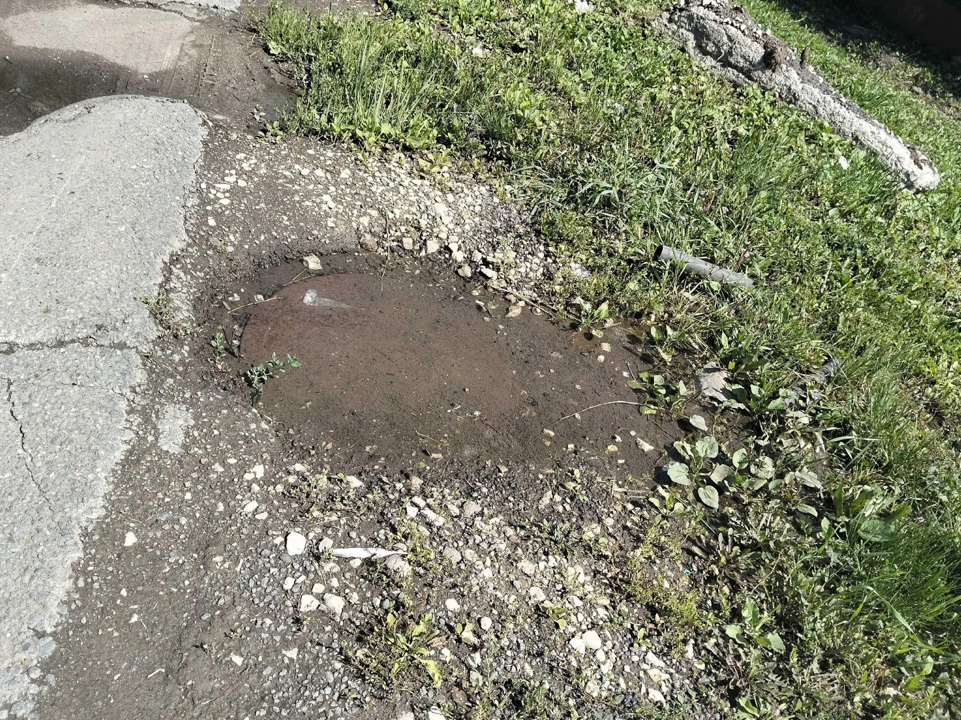 До сих пор из колодца течёт вода...