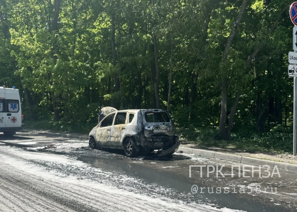 На улице Лермонтова сгорела машина  Фото с места происшествия прислали наши подписчики.  В настоящее