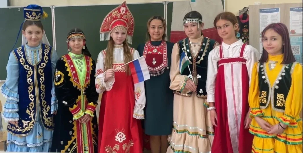 В нашем лицее всегда уделяется особое внимание сохранению и развитию языкового и культурного многооб