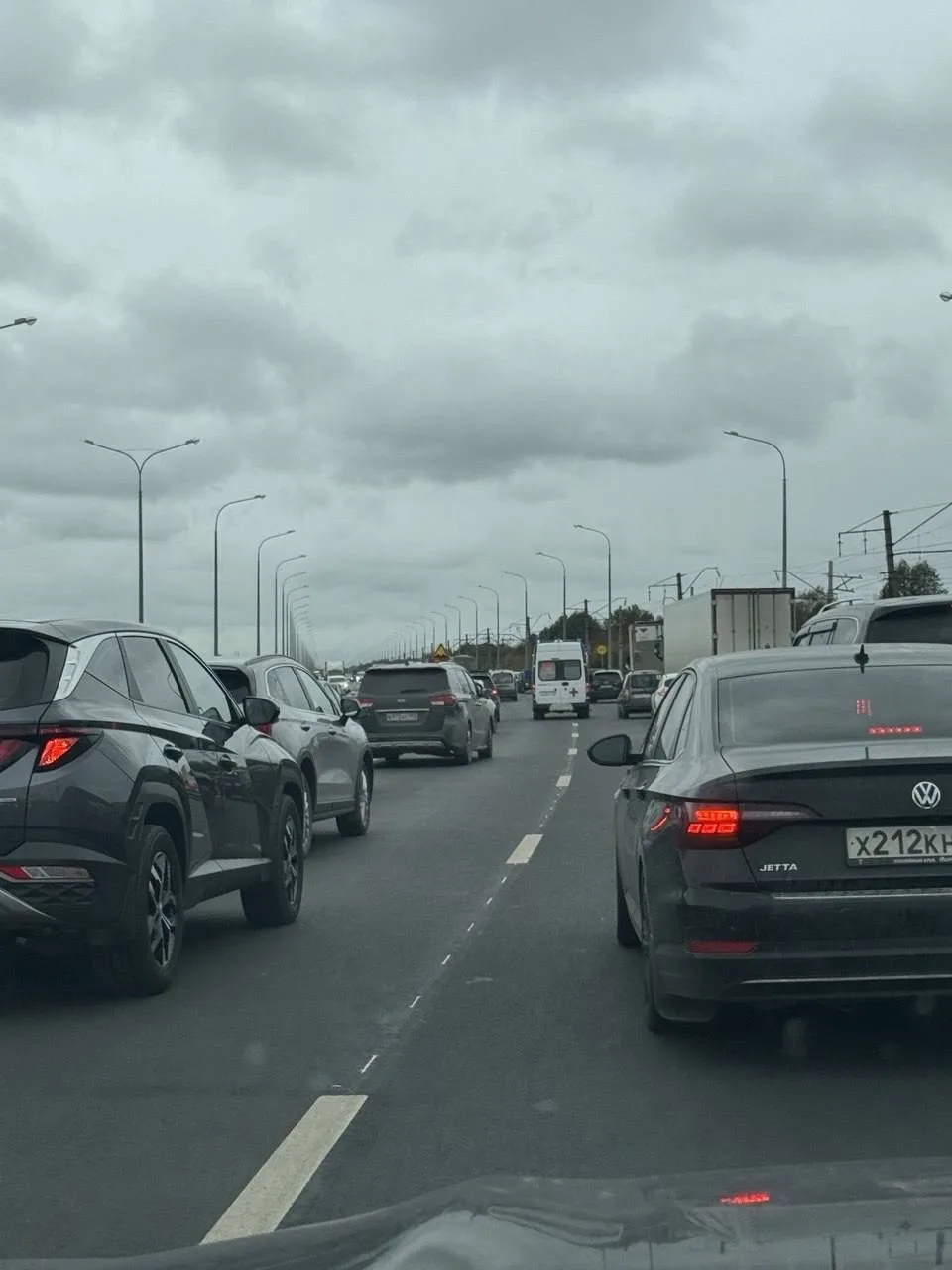 Пятница на Борском мосту выглядит так.