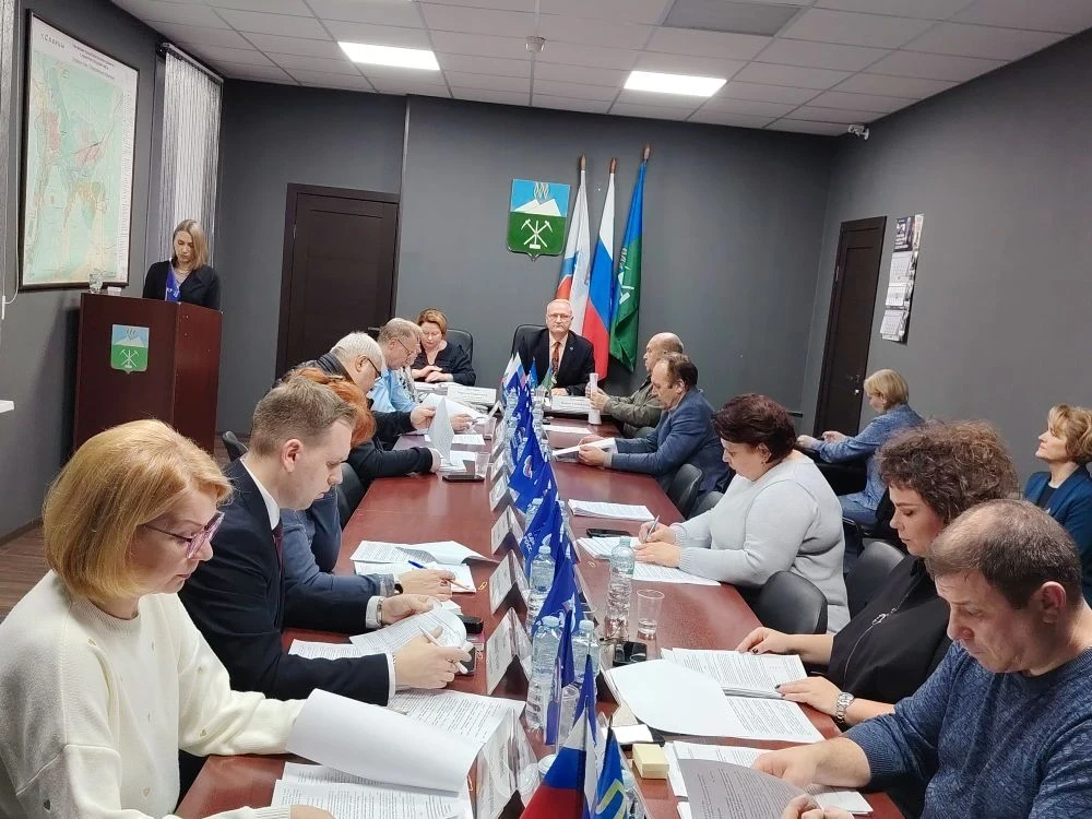 18 декабря глава города провел заключительное в этом году заседание совета депутатов Сл...