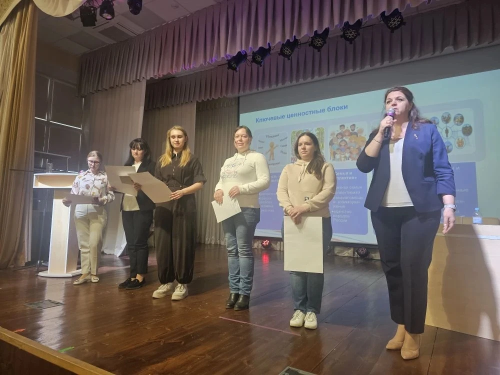 📢 Весенние каникулы — время учиться и стратегировать!  Пока ученики набирались сил перед финальной ч