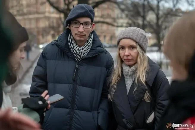 Жену петербургского акциониста Павла Крисевича* Елену задержали в Рязанской области и о...