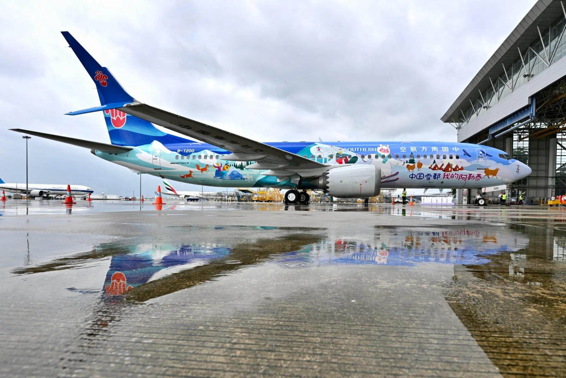 🇨🇳 China Southern посвятила ливрею горному Алтаю

Китайская авиакомпания China Southern представил