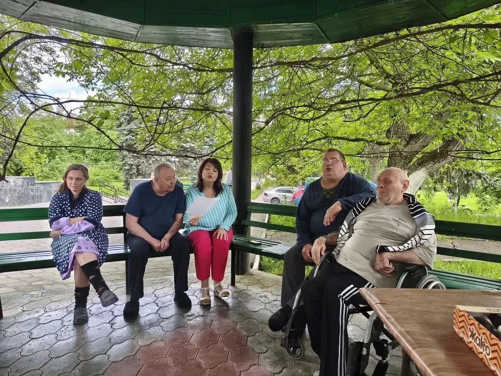День России- это праздник единства, согласия и любви к Родине! В этот светлый праздник жильцы нашего