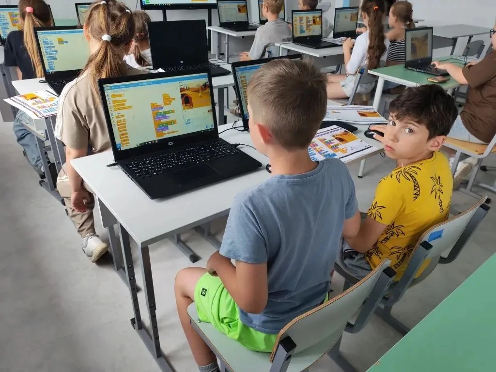 🎮 Каникулы с пользой в ЦЦОД «IT-куб» г. Ельца!
Вместе с ЦЦОД "IT-куб" г. Ельца ребята погрузились в