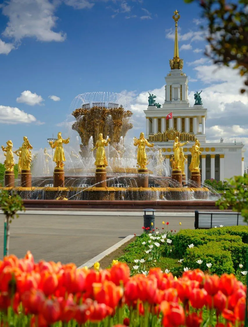 🏛 Фонтан «Дружба народов»
#ОстанкинскийРайон

📌 Во время возведения фонтан носил рабочее название 