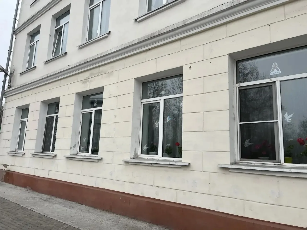 «Окна памяти» 🕊️  В преддверии празднования ВОВ в нашей проходит акция «Окна памяти» 🇷🇺  Это возможн